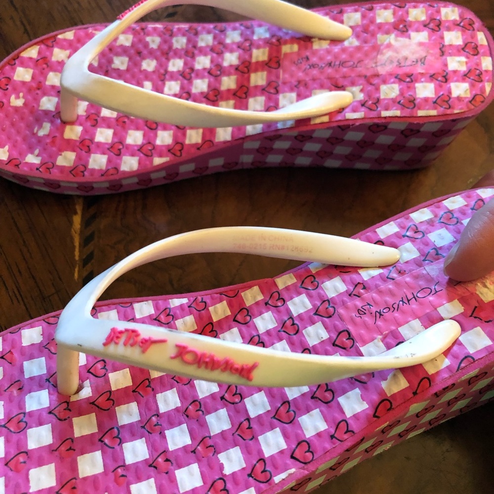 Betsy Johnson checkered wedge (little girls)